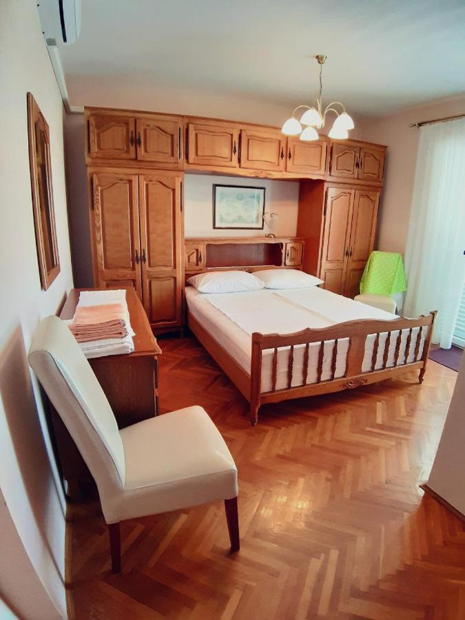 ノヴァリャ F• R• I• E• N• D• S• Bed & Breakfast エクステリア 写真