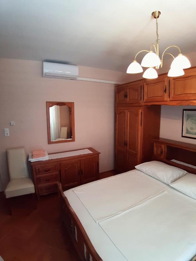ノヴァリャ F• R• I• E• N• D• S• Bed & Breakfast エクステリア 写真